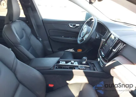 2022 Volvo Xc60 B5 Momentum из США, поврежденный, VIN YV4L12RK0N1904696